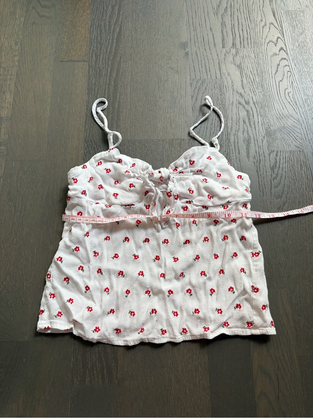 Brandy Melville John Galt white and red floral front tie tank top - Picture 5 of 6